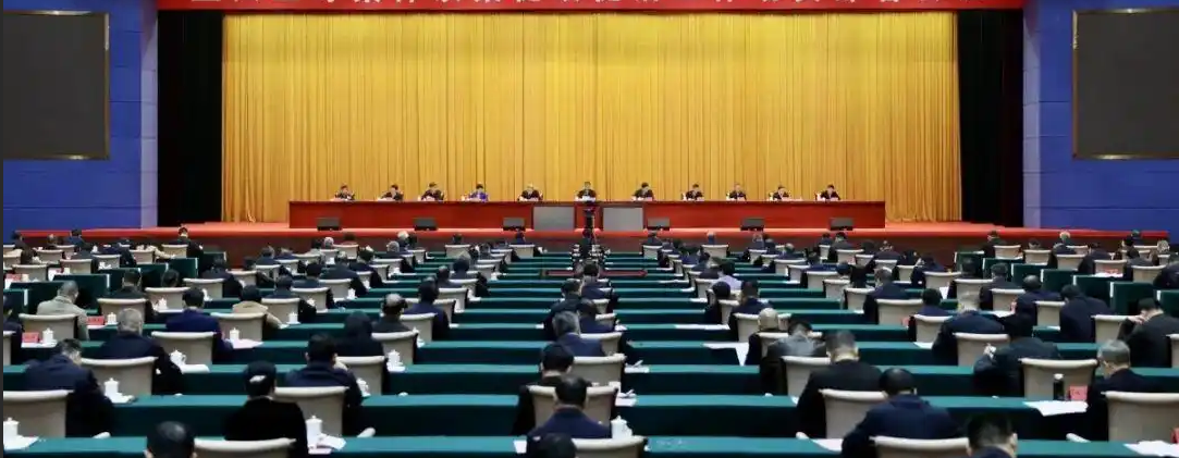 广西：带头向“小圈子”开刀、向“官老爷”开刀、向“一言堂”开刀